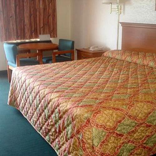 Royal Inn & Suites Дагласвілл Номер фото